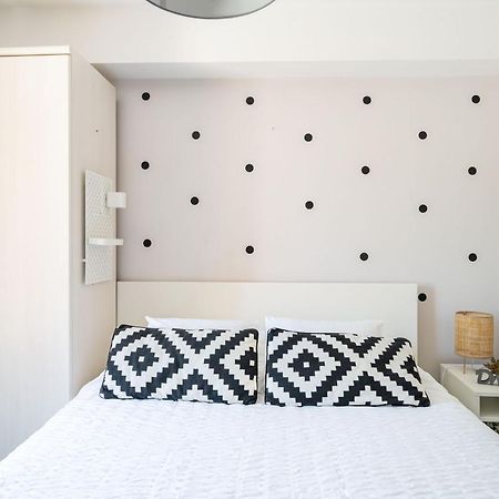 Stay U-Nique Studio Apartment In Орасац Екстер'єр фото