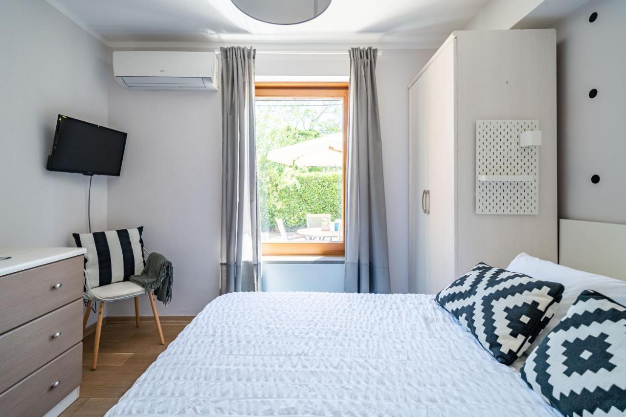 Stay U-Nique Studio Apartment In Орасац Екстер'єр фото