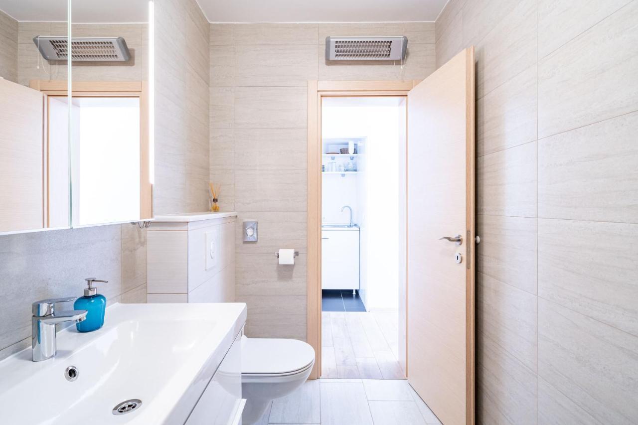Stay U-Nique Studio Apartment In Орасац Екстер'єр фото